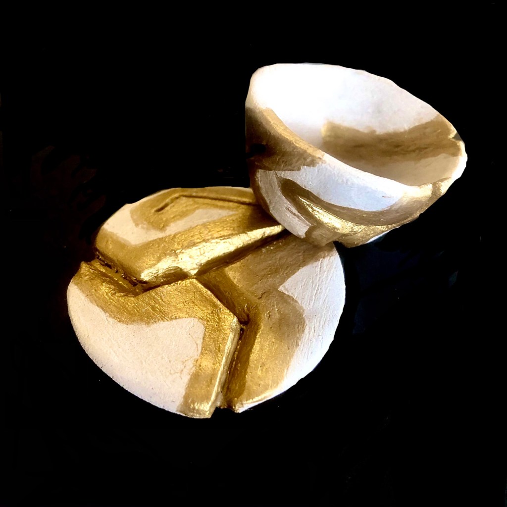 Kintsugi pottery